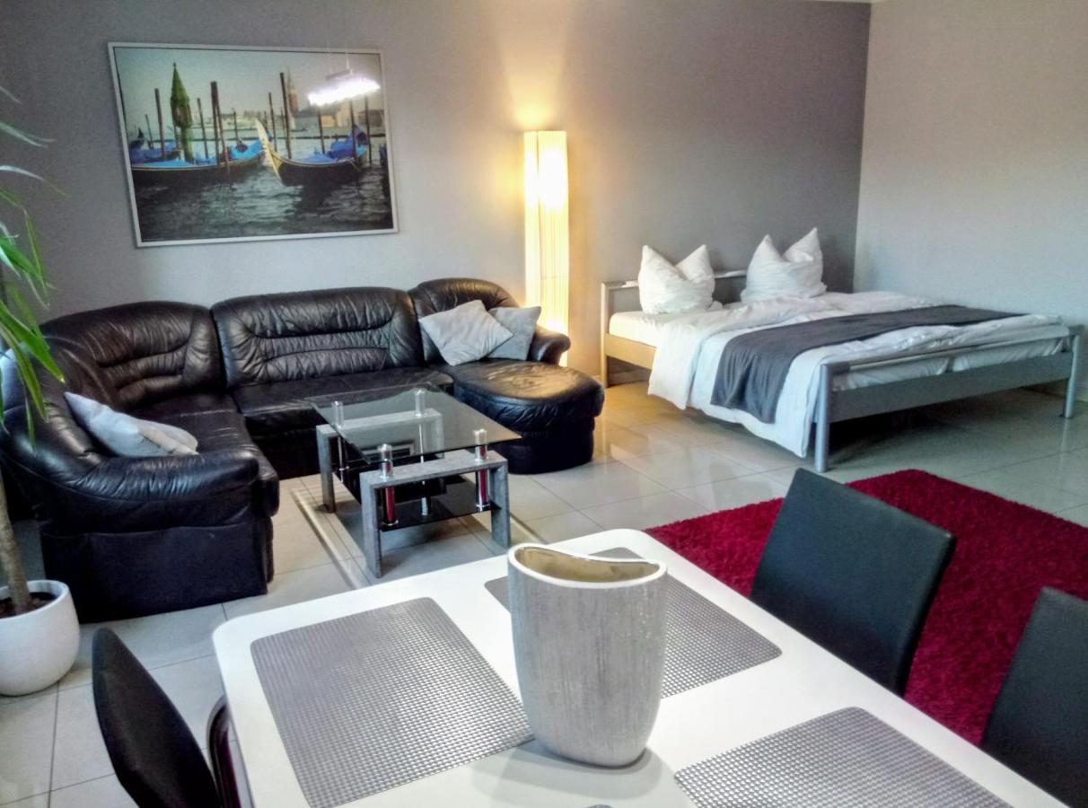 Apartamenty Krzywe Okna Ζιελόνα Γκόρα Εξωτερικό φωτογραφία