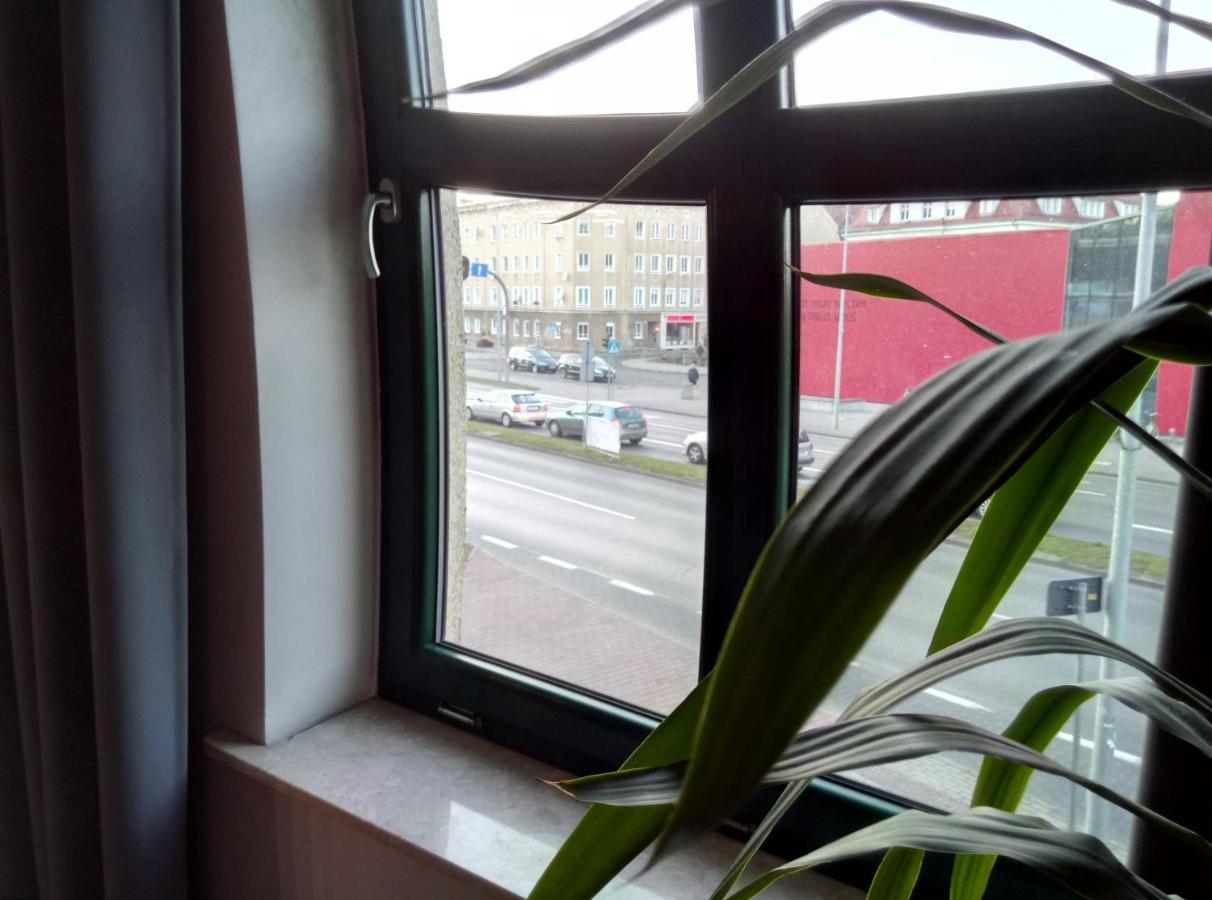 Apartamenty Krzywe Okna Ζιελόνα Γκόρα Εξωτερικό φωτογραφία