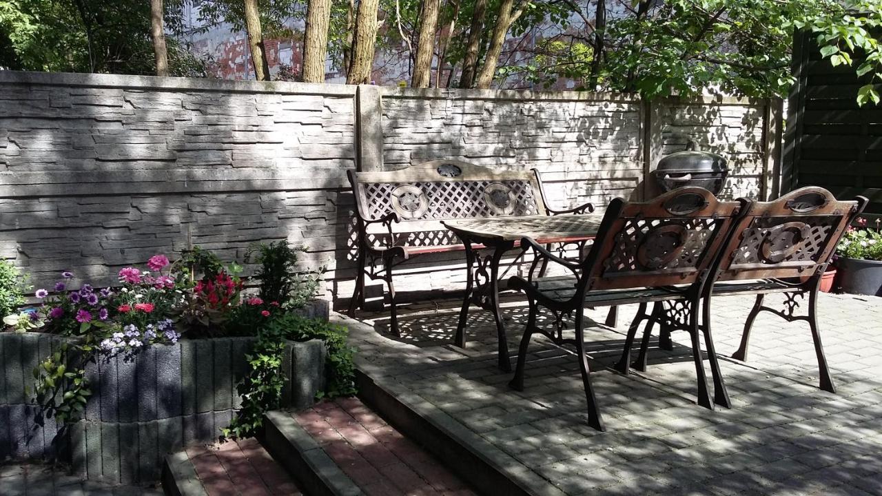 Apartamenty Krzywe Okna Ζιελόνα Γκόρα Εξωτερικό φωτογραφία
